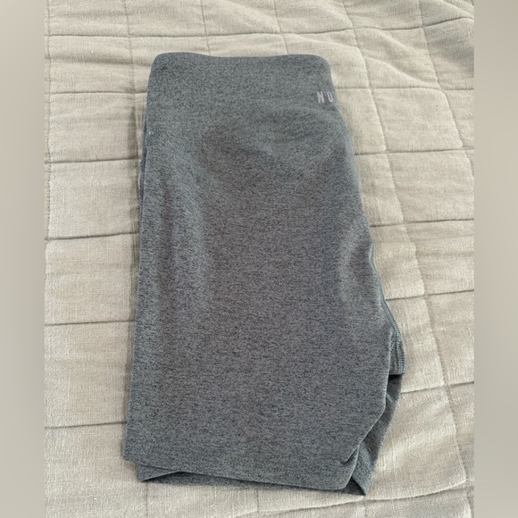 NOBULL Women's Mid-Rise Plush
Heather Short 4" - Balsam Heather - Size Small - Picture 3 of 5